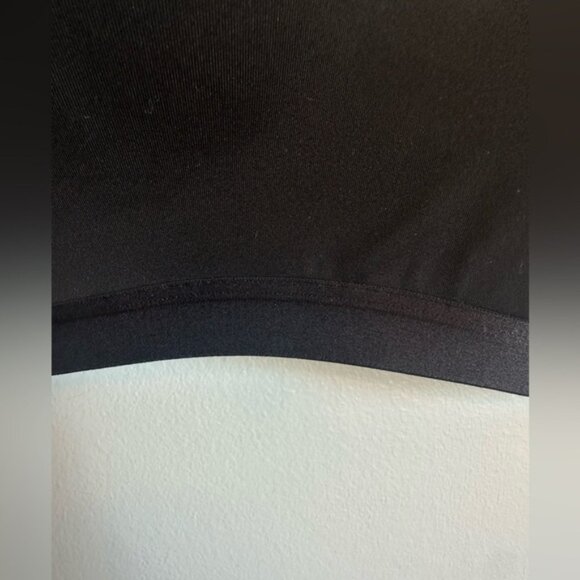SOLD- Victorias Secret Sports Bra 36DD Wire free Lightweight Black Switch Straps - Picture 5 of 10
